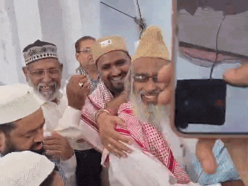 जालंधर में बकरीद पर लोगों ने की नवाज अदा:  नेताओं ने नीट परीक्षा विवाद, बढ़ती महंगाई और धर्म की राजनीति पर उठाए तीखे सवाल – Jalandhar News