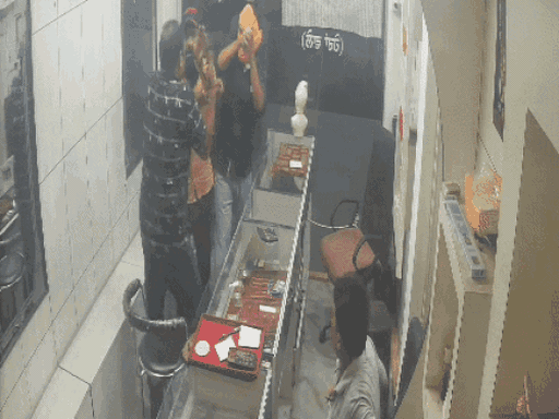 जगराओं में ज्वेलरी शॉप पर लूट का मामला:  50 कैमरें खंगाल चुकी पुलिस, लुटेरों की पहचान के बावजूद हाथ खाली – Ludhiana News