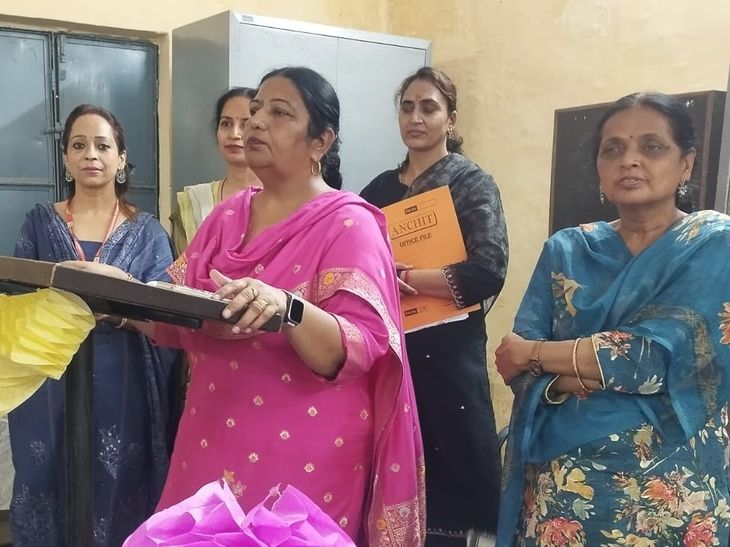 पठानकोट के सरकारी स्कूलों में ‘सिख्या दा महा जश्न’:  मेगा PTM में उमड़े हजारों अभिभावक; मेधावी छात्र और शिक्षक सम्मानित – Pathankot News