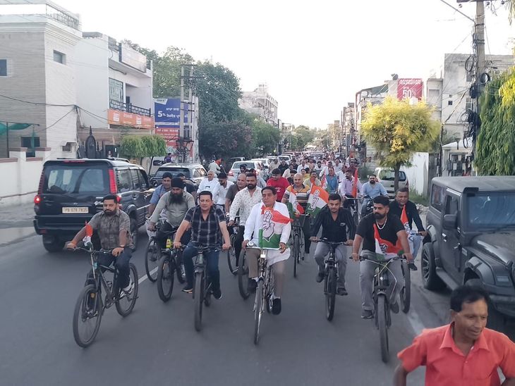 महंगाई के विरोध में कांग्रेस सड़क पर उतरी:  होशियारपुर में साइकिल रैली निकाली, सरकारों की नीतियों को बताया जनविरोधी – Hoshiarpur News