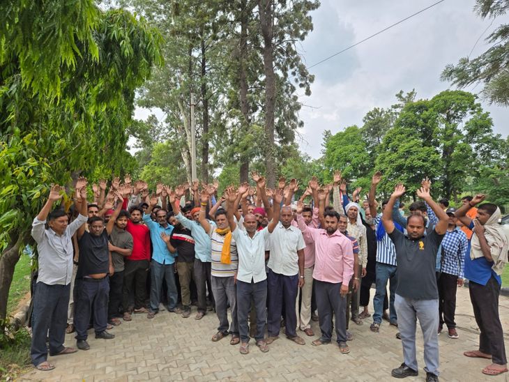 डेराबस्सी में सम्राट फोर्जिंग के कर्मचारी हड़ताल पर:  काम बंद किया, बोले- न्यूनतम वेतन और वेतन वृद्धि मिलने तक नहीं लौटेंगे – Mohali News