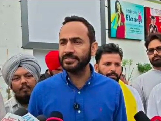 जालंधर RTI कार्यकर्ता हत्या पर AAP सांसद का बयान:  बोले- दोषियों को बख्शा नहीं जाएगा; ठेकेदारी प्रथा खत्म करना ऐतिहासिक फैसला – Barnala News