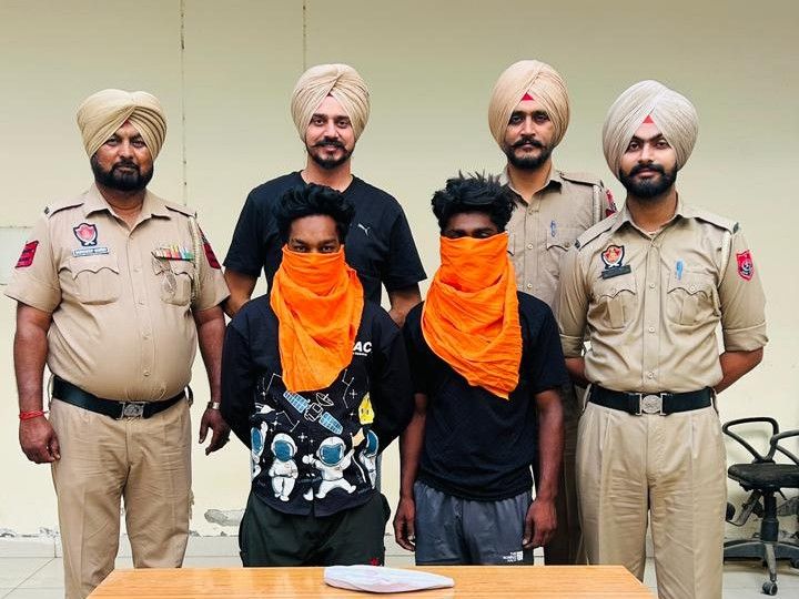 बरनाला में अवैध हथियार के साथ दो गिरफ्तार:  गश्त के दौरान देसी कट्टा और कारतूस बरामद, आर्म्स एक्ट के तहत मामला – Barnala News