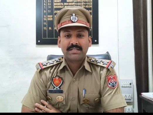 पठानकोट के थाना शाहपुर के प्रभारी बदले:  मोहित टाक ने संभाला कार्यभार, बोले-क्षेत्र में कानून-व्यवस्था को मजबूत करना उनकी प्राथमिकता – Pathankot News