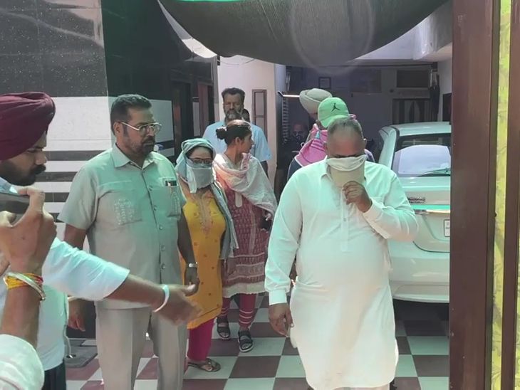 खन्ना में देह व्यापार का भंडाफोड़, 7 गिरफ्तार:  सास-ससुर-बहू घर में चला रहे थे रैकेट, SSP ऑफिस में आई गुप्त शिकायत पर कार्रवाई – Khanna News