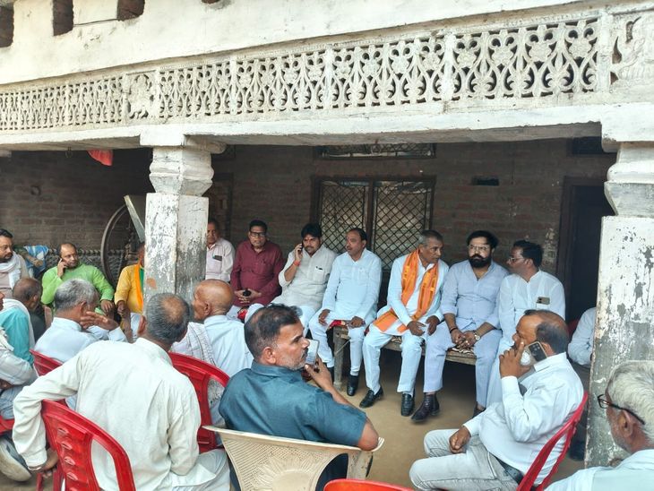 Auraiya: Hundreds Join BJP in Presence of Former Minister Lakhan Singh ...