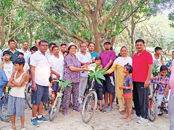 On World Bicycle Day, youth and children pledged to save the environment.