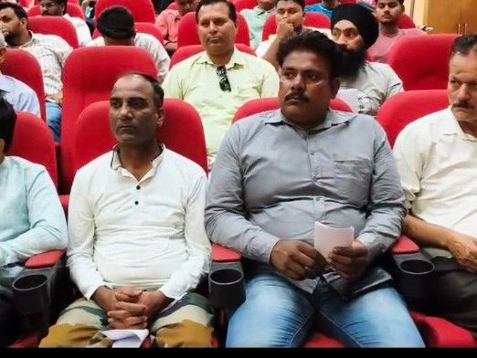 पठानकोट में ‘युद्ध नशे विरुद्ध’ मुहिम का दूसरा चरण शुरू:  पुलिस-बीडीसी सदस्य शामिल, जागरूकता के लिए चलेगा विशेष रिक्शा – Pathankot News