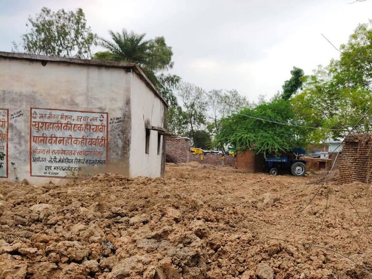 Mau Rani Pur School Land Encroachment | CM DM Demand Action