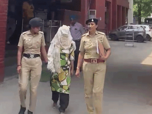 चंडीगढ़ 15 दिन में दो महिला तस्कर गिरफ्तार:  एक से 11.5 ग्राम, दूसरी से 14.5 ग्राम हेरोइन बरामद, उम्र का फायदा उठाकर बेच रही नशे – Chandigarh News