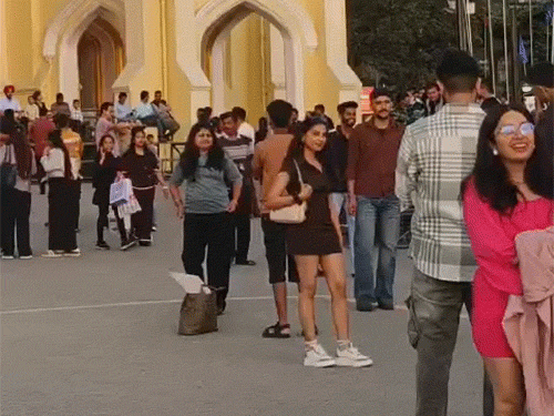 हिमाचल में सुहावने मौसम का आनंद उठा रहे टूरिस्ट:कल-परसों हीटवेव, 10 शहरों में 30॰C पार तापमान; 11 जून से बारिश के आसार हिमाचल में सुहावने मौसम का आनंद उठा रहे टूरिस्ट:कल-परसों हीटवेव, 10 शहरों में 30॰C पार तापमान; 11 जून से बारिश के आसार