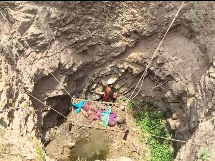 झाबुआ के कुएं में बुजुर्ग महिला का शव मिला:  एक दिन पहले शादी में जाने घर से निकली थी, मानसिक स्थिति ठीक नहीं थी – Jhabua News