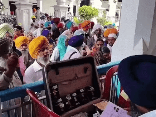 गुरुधामों के दर्शन के लिए पाकिस्तान जाएगा श्रद्धालुओं का जत्था:  SGPC दफ्तर से कल मिलेंगे पासपोर्ट, 10 जून को होगी रवानगी – Amritsar News