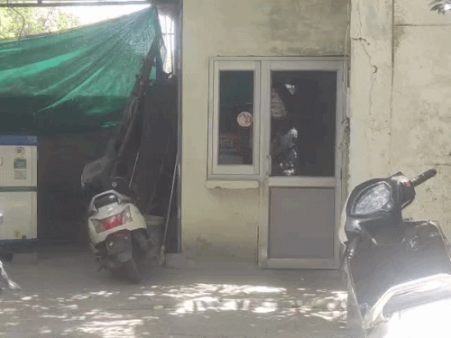 अमृतसर में DCP ऑफिस की असलहा ब्रांच में फायरिंग:  30 बोर की पिस्टल से गोली चली; एक पुलिसकर्मी को लगी, हालत गंभीर – Amritsar News