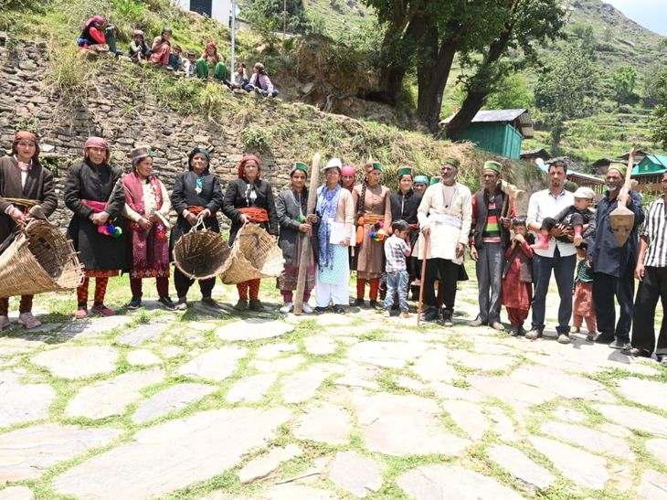 Uttarkashi Villagers Thank Election Commission With Tandi-Harul Dance