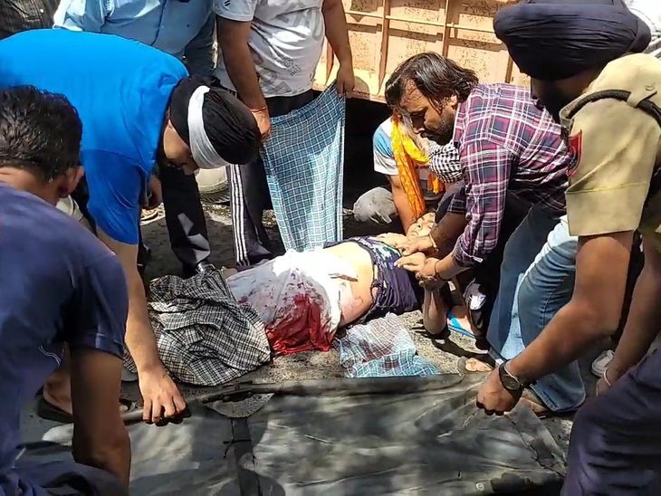 फरीदकोट में सड़क हादसा:  ट्यूशन से लौट रहे दसवीं के छात्र पर चढ़ा ट्रॉली का टायर, पैर बुरी तरह कुचला – Faridkot News