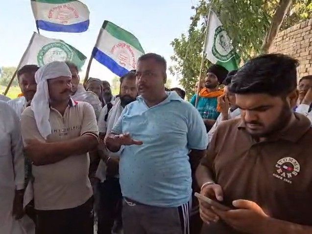 फाजिल्का में डिफेंस बांध का विरोध:  निशानदेही रोककर जताया आक्रोश; ग्रामीणों ने अधिकारियों को लौटाया वापस – Fazilka News