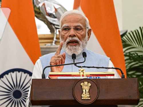 पीएम मोदी का नया रिकॉर्ड, बॉलीवुड कलाकारों ने दी बधाई:  कंगना, अनूप जलोटा और भंडारकर ने की काम की तारीफ; जलोटा बोले- वे हमेशा पीएम रहें