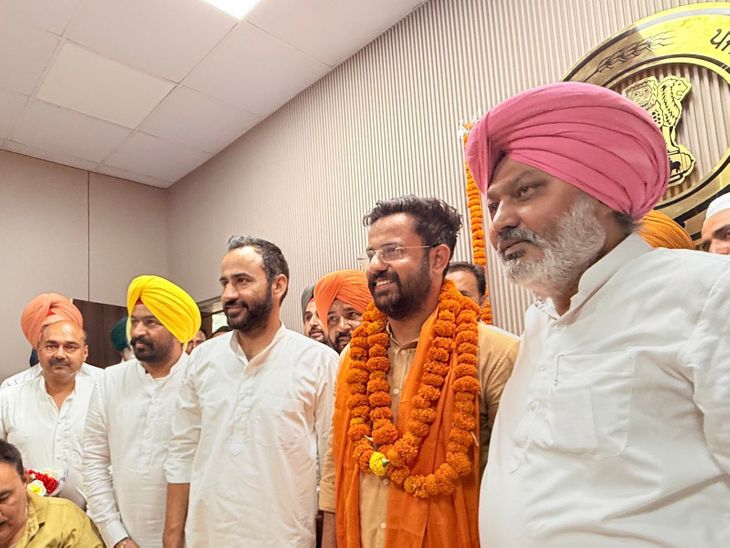 AAP के हसन प्रीत बरनाला निगम के पहले मेयर:  वित्त मंत्री हरपाल चीमा ने की ताजपोशी; कहा-भ्रष्टाचार के खिलाफ जीरो टॉलरेंस नीति अपनाएंगे – Barnala News