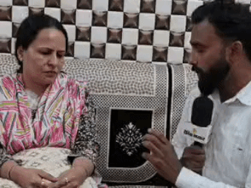 ‘CJP के धरने में न जाती तो धब्बा लगता’:  रोहतक की सस्पेंड लेडी टीचर बोलीं- बेटे को रोता छोड़कर गई; मां का फर्ज निभाया – Sonipat News