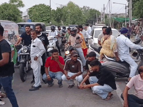 जालंधर-हत्यारोपी की गिरफ्तारी न होने पर भड़के परिजन:  थाना बस्ती बावा खेल के बाहर किया प्रदर्शन; SHO के आश्वासन पर धरना खत्म – Jalandhar News