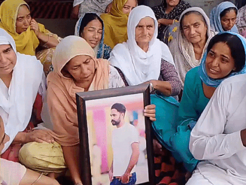 तरनतारन के नौजवान की इंग्लैंड में हत्या:  शख्स ने मारा तेजधार हथियार, 4 साल पहले गया था विदेश; 3 बहनों का इकलौता भाई – tarn-taran News