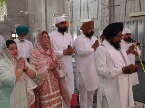 पूर्व मंत्री संजीव अरोड़ा की जमानत के लिए अरदास:  परिवार-पार्षद पहुंचे गुरु घर, कल कोर्ट में सुनवाई; AAP नेताओं ने की रिहाई की कामना – Ludhiana News