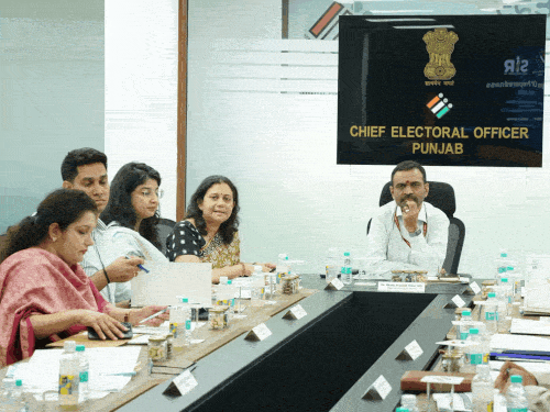 चुनाव आयोग एक्शन मोड में, SIR-2026 की तैयारी:  सीनियर डिप्टी चुनाव आयुक्त भानु प्रकाश येतूरू चंडीगढ़ पहुंचे, कल से जिलों में जाएंगे – Chandigarh News