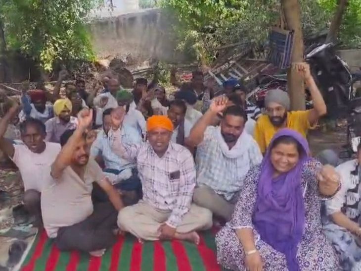 संगरूर में सैलरी न मिलने पर कर्मचारियों का प्रदर्शन:  डेढ़ महीने से वेतन नहीं मिला, आर्थिक तंगी से परेशान, उग्र आंदोलन की चेतावनी – Sangrur News