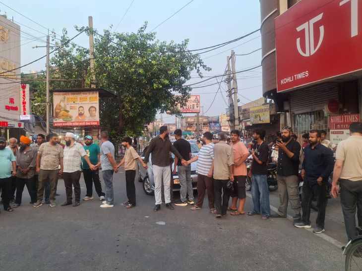 रैनक बाजार में धरने पर बैठे दुकानदार – Jalandhar News