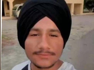 जन्मदिन पार्टी से लौटते समय हादसा, युवक की मौत:  अमृतसर में कार-ट्रेलर टक्कर, चार दोस्त घायल – tarn-taran News