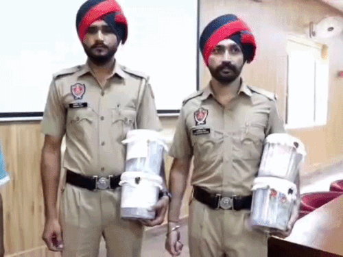 लुधियाना में बैंक ऑफ बड़ौदा ATM लूट केस सुलझा:  लखनऊ से 2 लुटेरे पुलिस ने पकड़े,एक ने करनी थी बहन की शादी,दूसरे ने बनाना था मकान – Ludhiana News