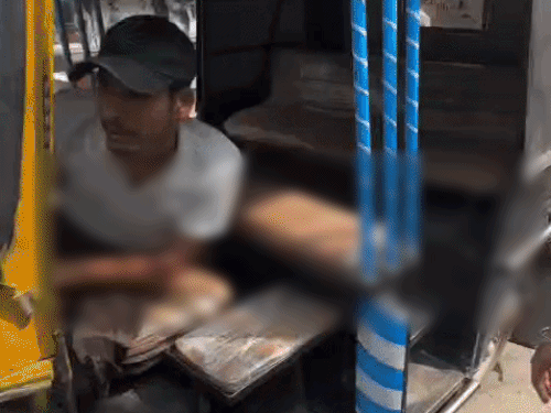 लुधियाना में चंडीगढ़ से आई महिला से झपटमारी:  बालियां छीनकर बुजुर्ग को ऑटो से बाहर गिराया, कान फटा,राहगीरों ने पीछा कर बदमाश दबोचे – Ludhiana News