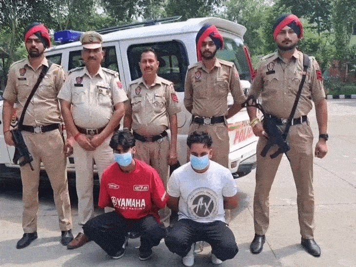 पठानकोट में शातिर अपराधी जीजा-साले गिरफ्तार:  2 हत्या कर ससुराल में छिपा था, कई अपराधिक मामले दर्ज, विदेशी पिस्टल्स बरामद – Pathankot News