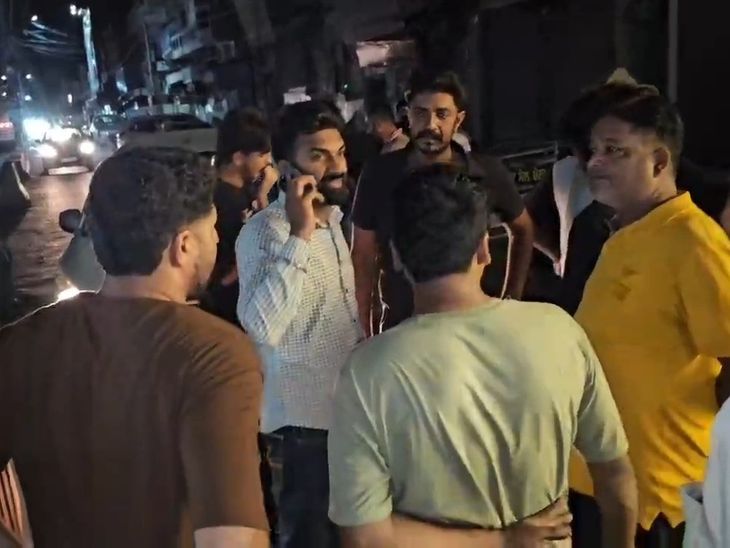 फाजिल्का में सरेबाजार सरपंच के बेटों से छीनी कार:  बीयर लेने के लिए रुके, उतरते ही नकाबपोश गाड़ी बैठा और लेकर हुआ फरार – Fazilka News