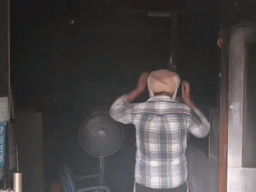 लुधियाना में कैनरा बैंक में भीषण आग:  सर्वर और रिकॉर्ड रूम जलकर खाक; 45 मिनट में 4 दमकल गाड़ियों ने पाया काबू – Ludhiana News