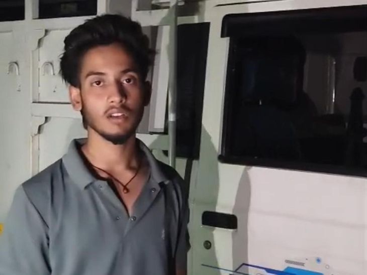 मोहाली में पिकअप चालक से लूट:  आरोप-कुल्हाड़ी से शीशा तोड़ा, चाकू दिखा1.54 लाख छीने, पुलिस ने शिकायत पर उठाए सवाल, जांच जारी – Mohali News