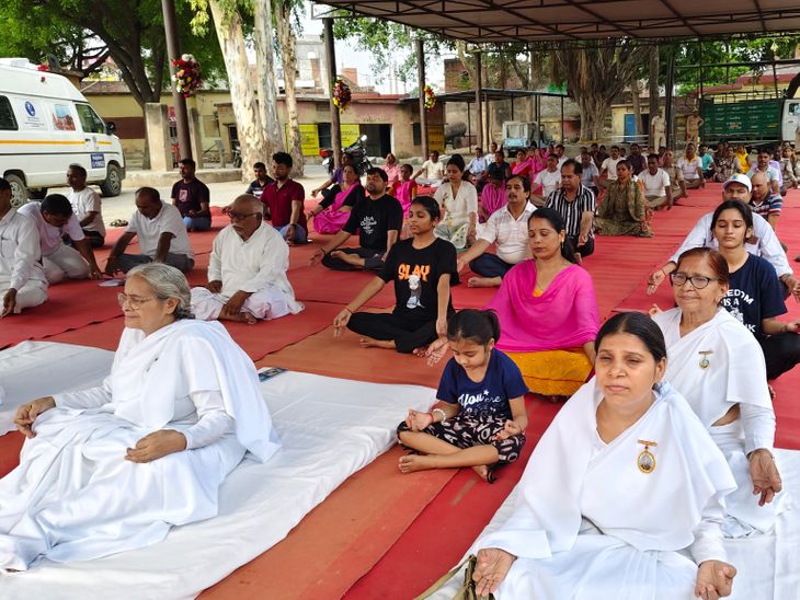 Kanpur Sarsoul Block International Yoga Day: Healthy Life Resolution