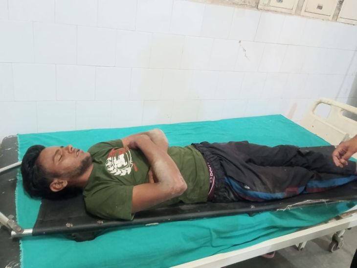 जैतो में बाइक घर के गेट के पिलर से टकराई:  हादसे में 25 वर्षीय युवक गंभीर रूप से घायल, मेडिकल कॉलेज अस्पताल रेफर – Faridkot News