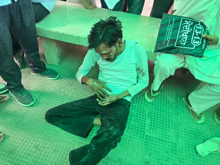 सिविल अस्पताल में बुजुर्ग की जेब से 18 हजार चोरी:  अबोहर में लाइन में खड़े थे दंपती, लोगों ने पीछा कर आरोपी को दबोचा – Abohar News