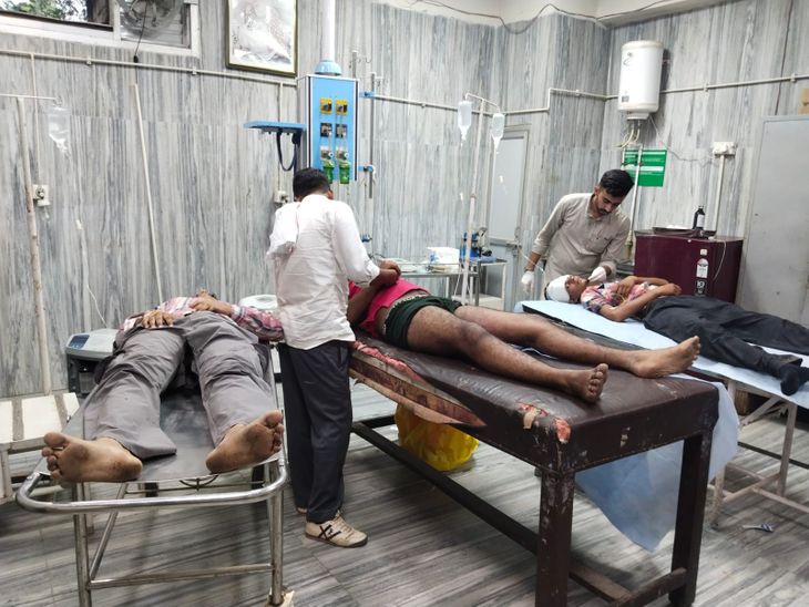 अबोहर में बुलेट और कार की भिड़ंत:  तीन नाबालिग घायल, पटाखे बजाते जा रहे थे; दो की हालत गंभीर – Abohar News