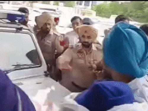 लुधियाना में निहंगों ने शिवसेना चेयरमैन की गाड़ी घेरी:  शीशा तोड़ा, नारेबाजी की; टंडन बोले- मुझ पर जानलेवा हमला किया गया – Ludhiana News