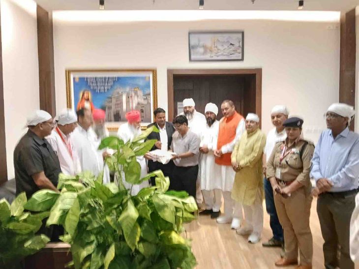 संत निरंजन दास पद्मश्री सम्मान लेकर जालंधर पहुंचे:  आदमपुर एयरपोर्ट पर पूर्व केंद्रीय मंत्री भाजपा नेता विजय सांपला ने किया स्वागत – Jalandhar News