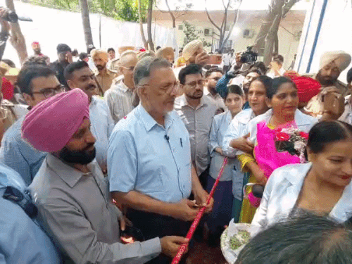 CM वीडियो मामले में बोले सेहत मंत्री:  कोई मुख्यमंत्री या प्रधानमंत्री नहीं देता मीडिया के सवालों का जवाब,लेकिन मान सबसे हो रहे रुबरु – Ludhiana News