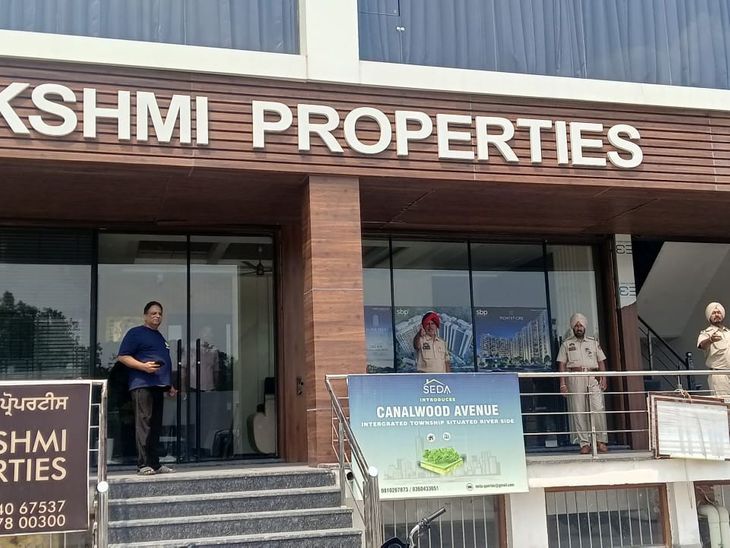 राजपुरा में प्रॉपर्टी डीलर के दफ्तर पर फायरिंग:  2 नकाबपोशों ने दिनदहाड़े 8 राउंड फायरिंग की; आरोपी सुबह से कर रहे थे रेकी – Patiala News