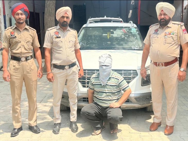 मोगा पुलिस ने मेडिकल स्टोर पर की छापेमारी:  1600 प्रेगाबालिन कैप्सूल, 569 नशीली गोलियां और ड्रग मनी बरामद, संचालक गिरफ्तार – Moga News