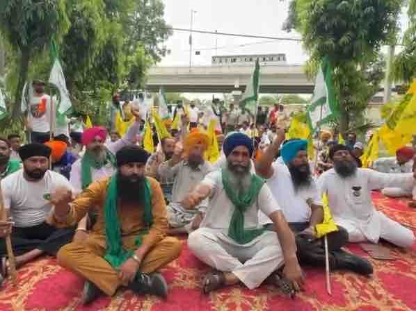 जालंधर में किसानों का PSPCL कार्यालय घेराव:  धान सीजन में बिजली कटौती पर रोष, बड़े आंदोलन की दी चेतावनी – Jalandhar News