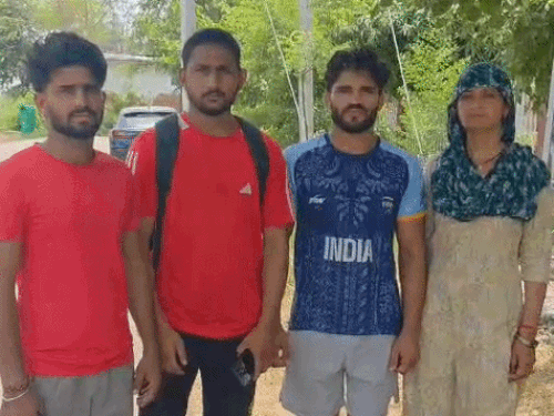 ‘कोमा से बाहर आया तो परिवार को नहीं पहचान पाया’:  रोहतक में रेसलर को केमिस्ट ने गलत इंजेक्शन लगाया, बोला- ओलिंपिक खेलने का सपना था – Rohtak News