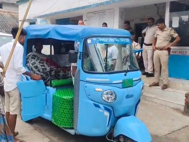 मधेपुरा में करंट लगने से महिला की मौत; जलावन लाने गई थी, बेटी भी झुलसी
