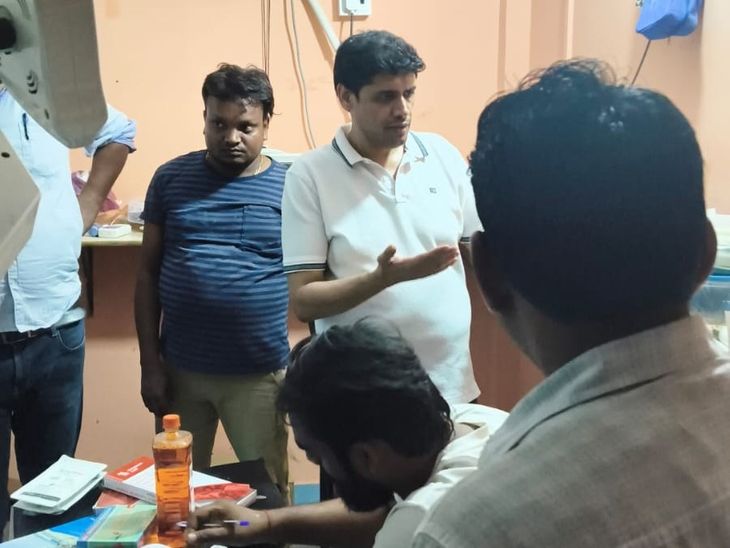 सिद्धार्थनगर अस्पताल; बाहर ताला, अंदर ऑपरेशन; फर्जी डॉक्टर बेड के नीचे छिपा